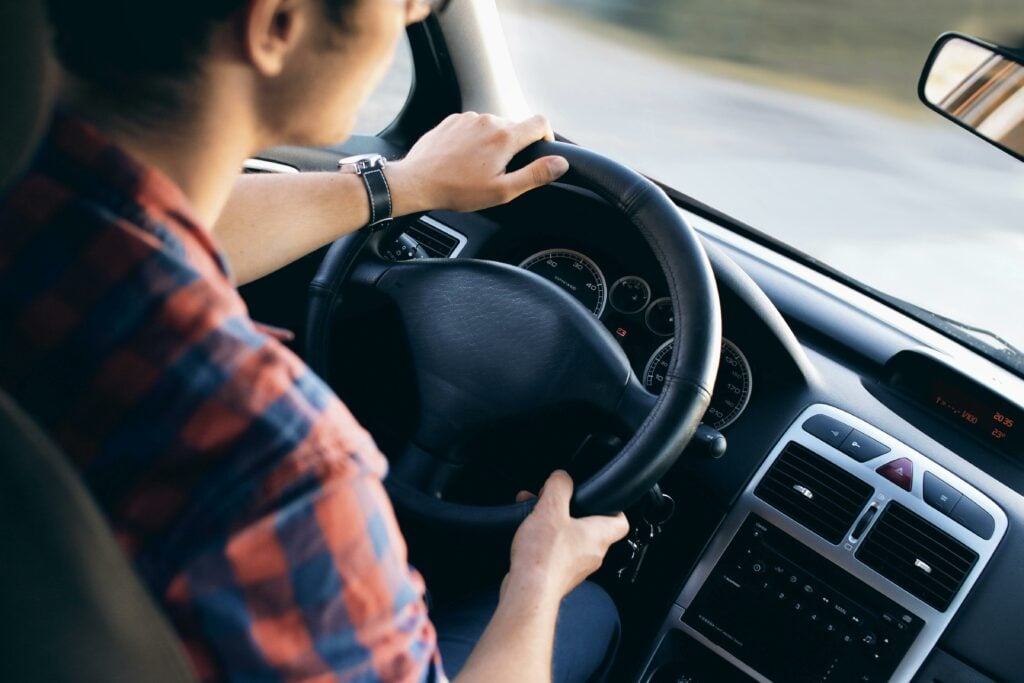 為什麼這麼多人喜愛購買二手汽車？